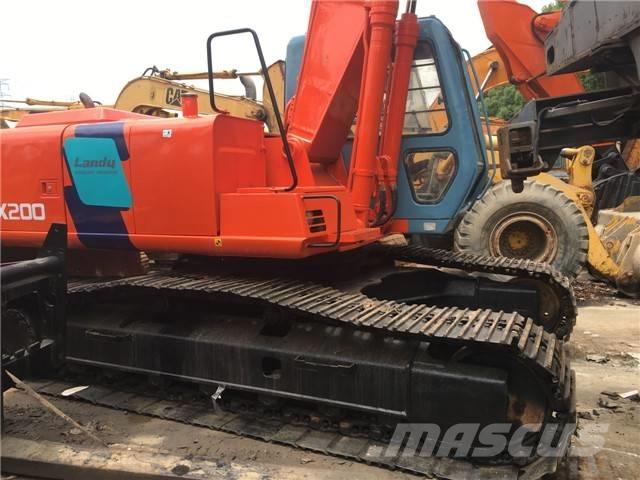Hitachi EX 200 Pásová rýpadla