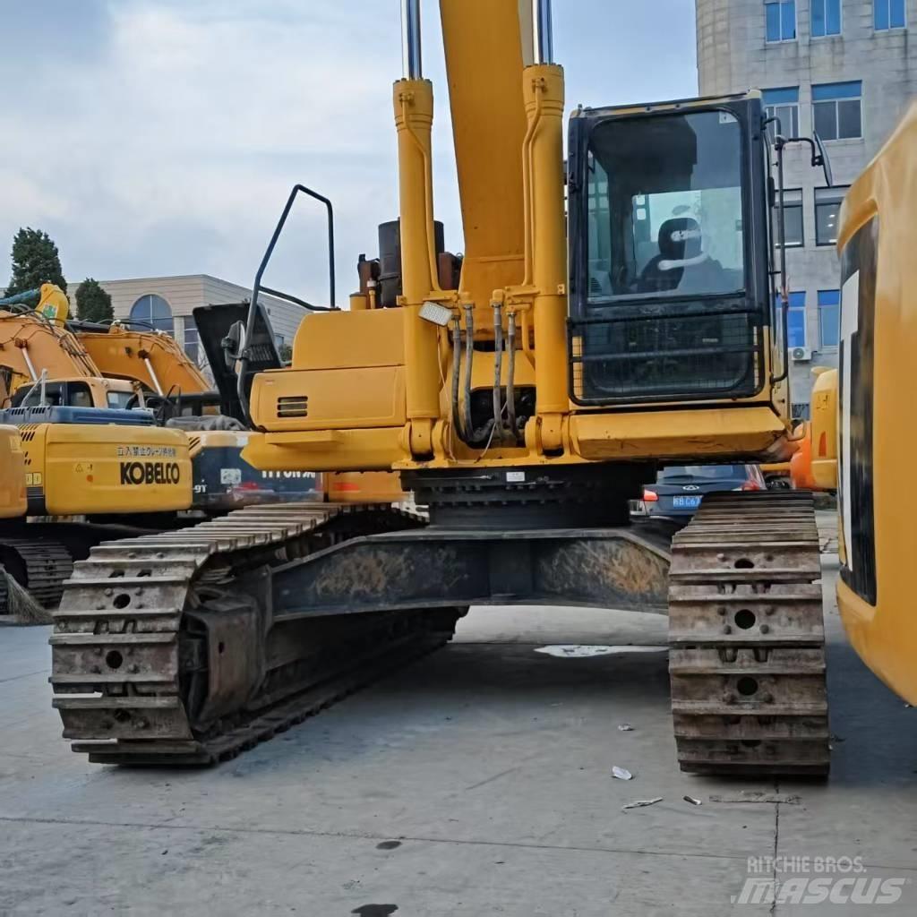 Komatsu PC460 Pásová rýpadla