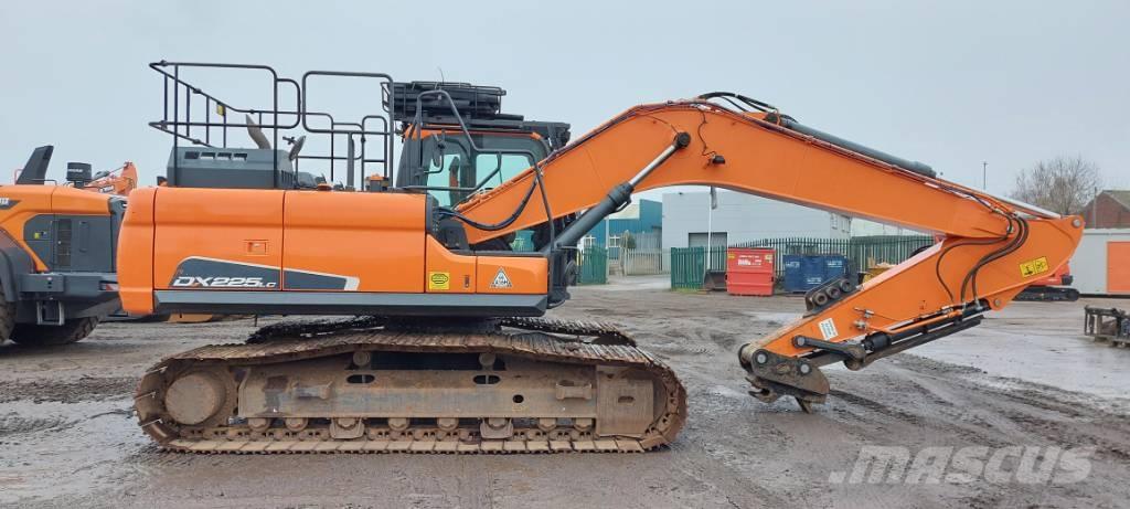 Develon DX225LC-5 Pásová rýpadla