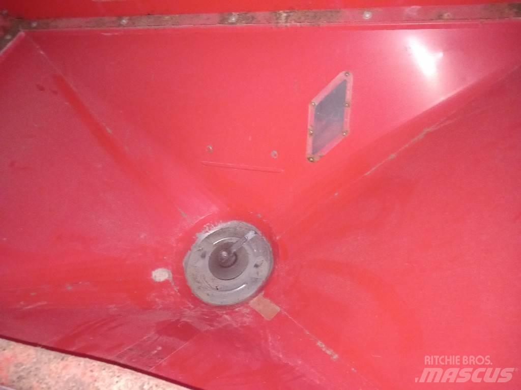 Kuhn MDS 732 M Aplikátory tekutých hnojiv