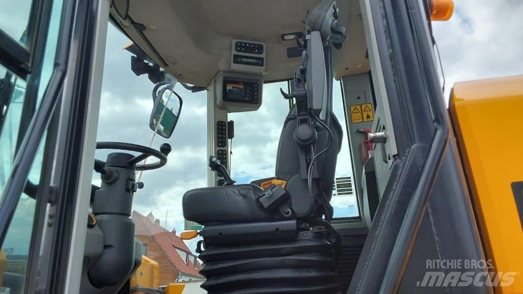 JCB 437 ZX Kolové nakladače