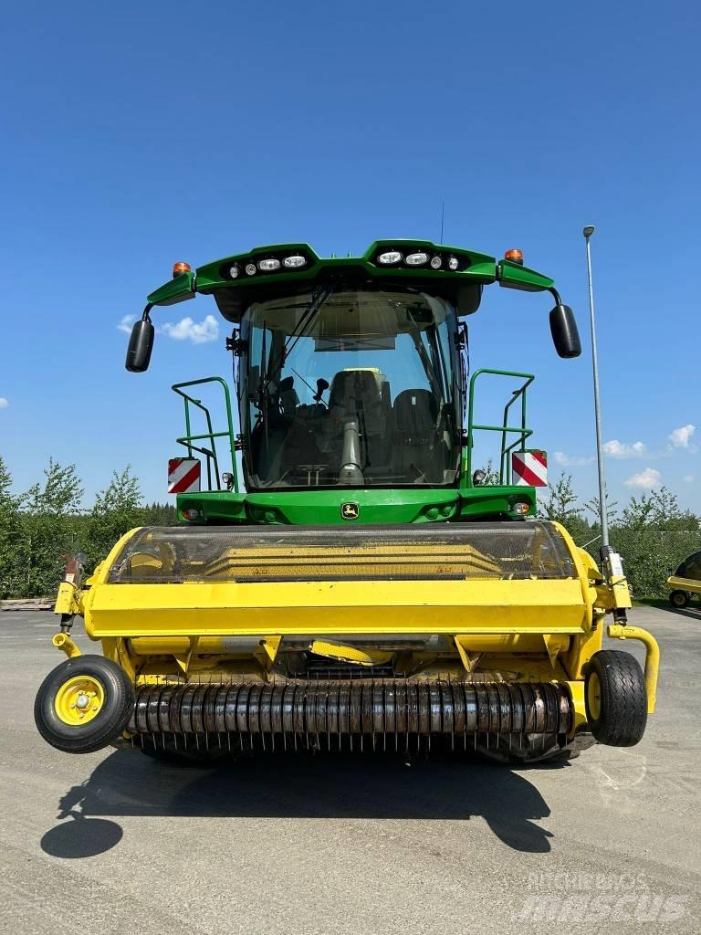 John Deere 8300i Samojízdné sekačky