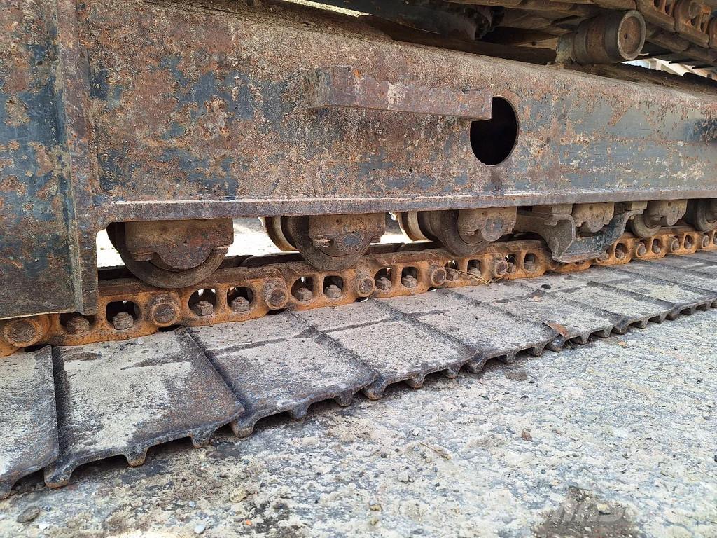 Komatsu PC130-6K Pásová rýpadla