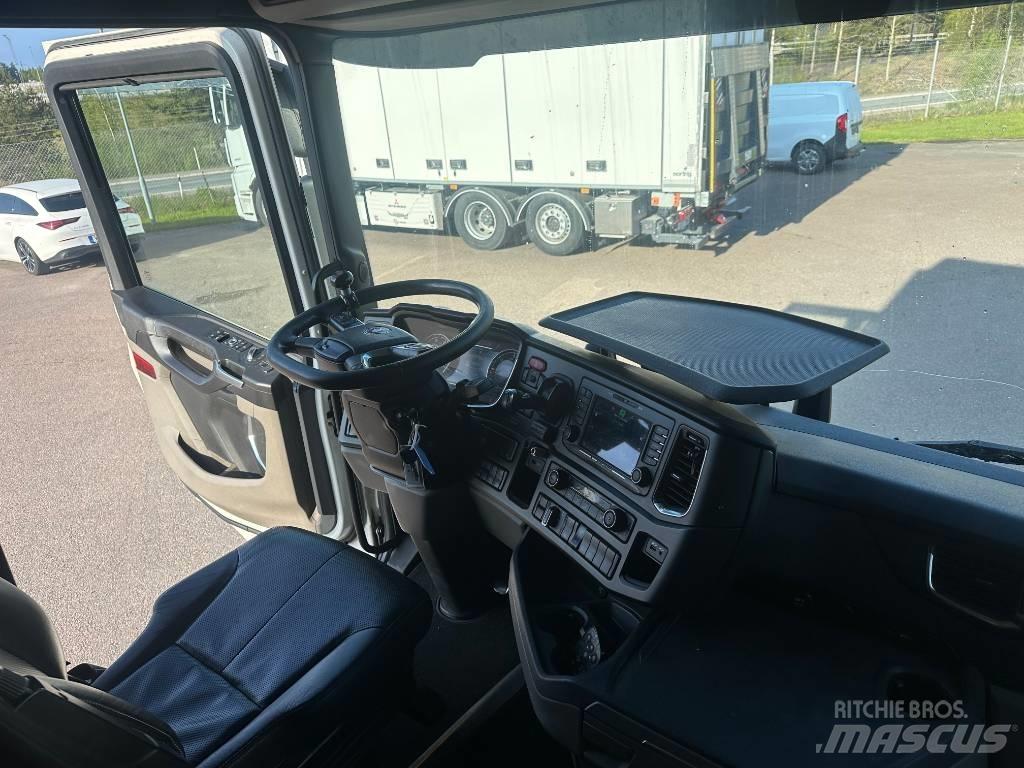 Scania R520B6X2NB Skříňová nástavba