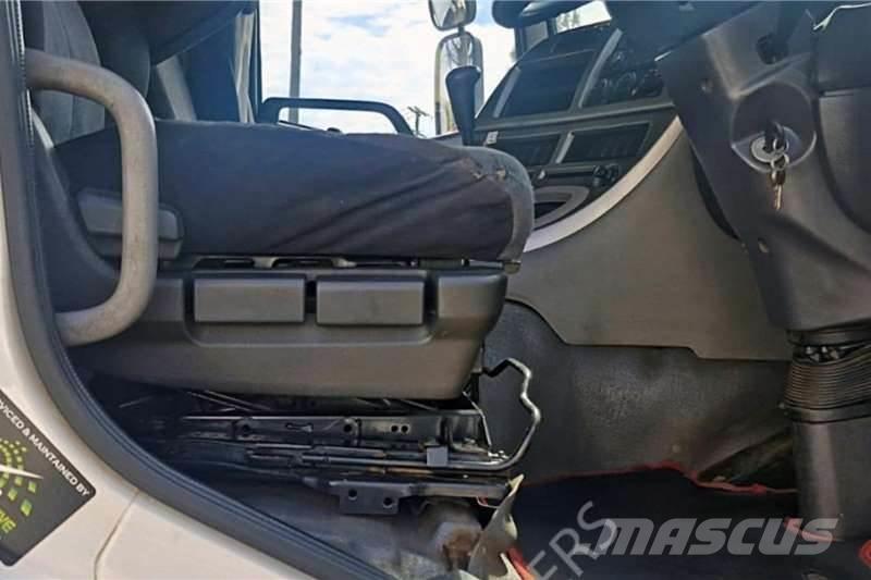 UD Quon 26-370 Další