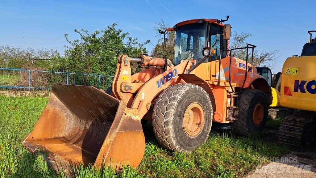 Hitachi W190 Kolové nakladače