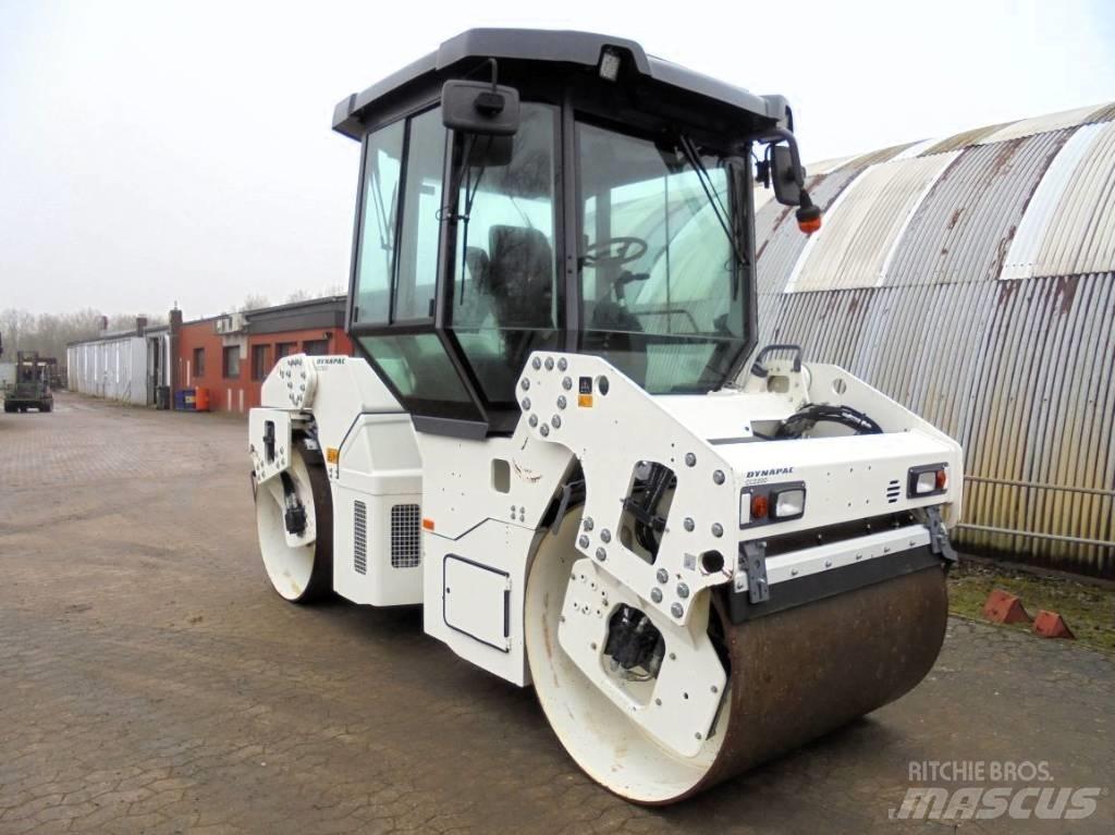 Dynapac CC 2200 Tandemové válce