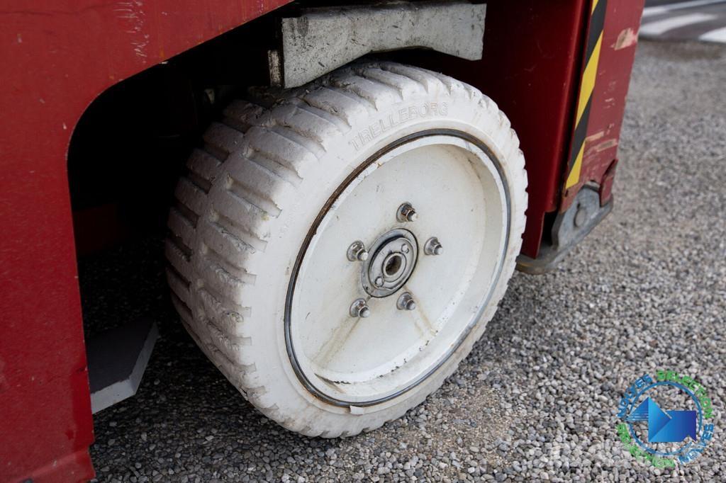 PB S225-12 Nůžková zvedací plošina