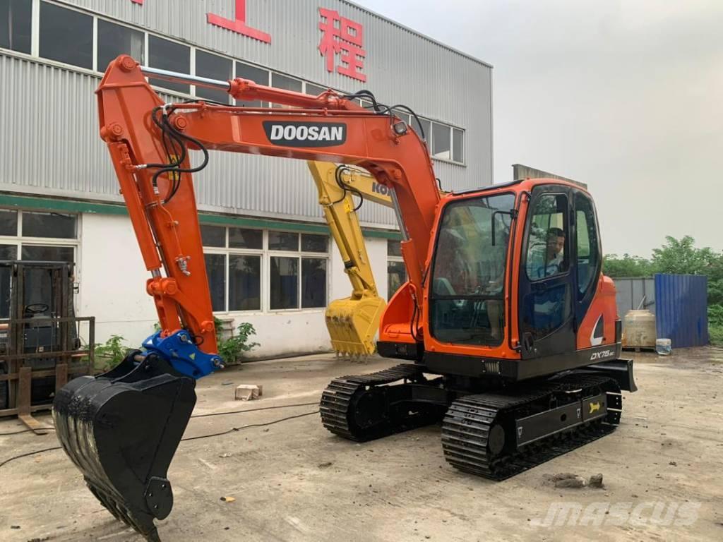 Doosan DX 75-9 C Midi rýpadla 7t - 12t