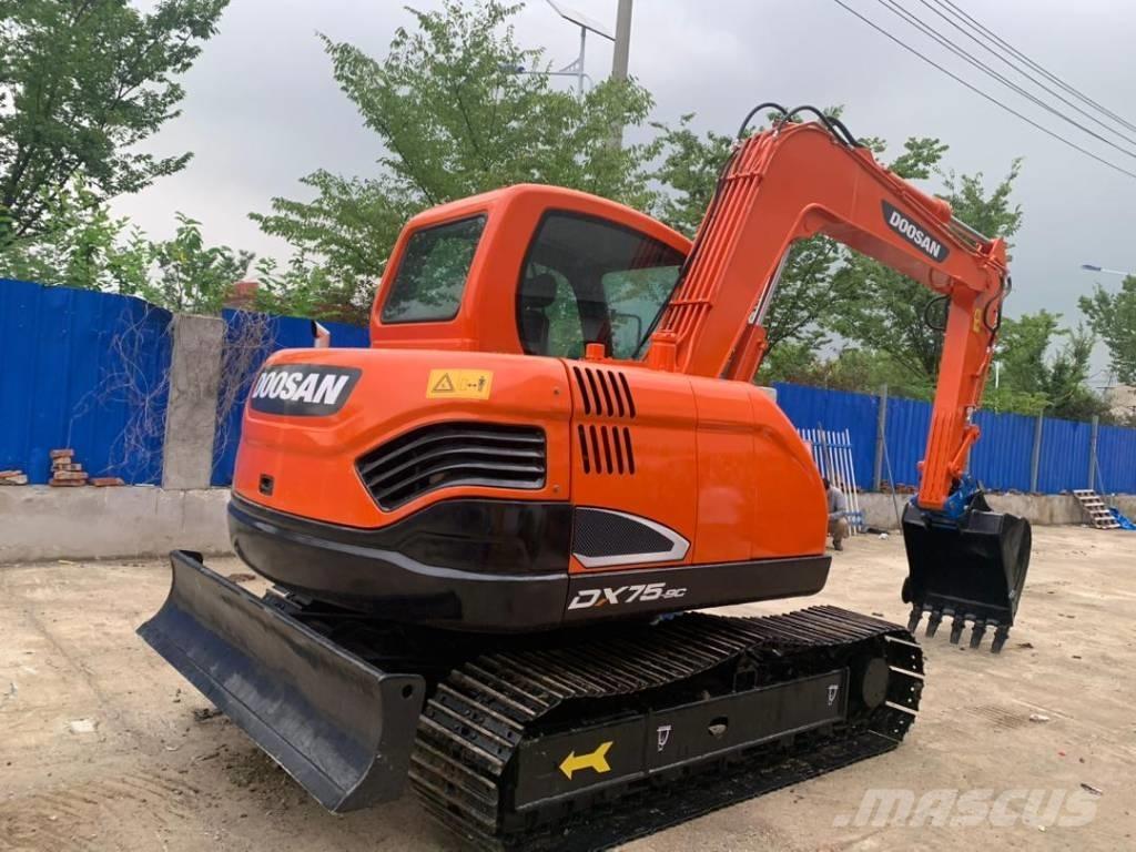 Doosan DX 75-9 C Midi rýpadla 7t - 12t