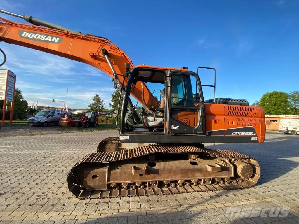 Doosan DX 255 LC-5 Pásová rýpadla