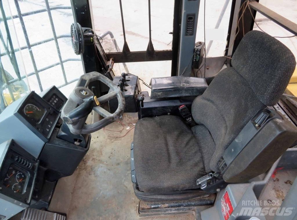 CAT 972 G Kolové nakladače