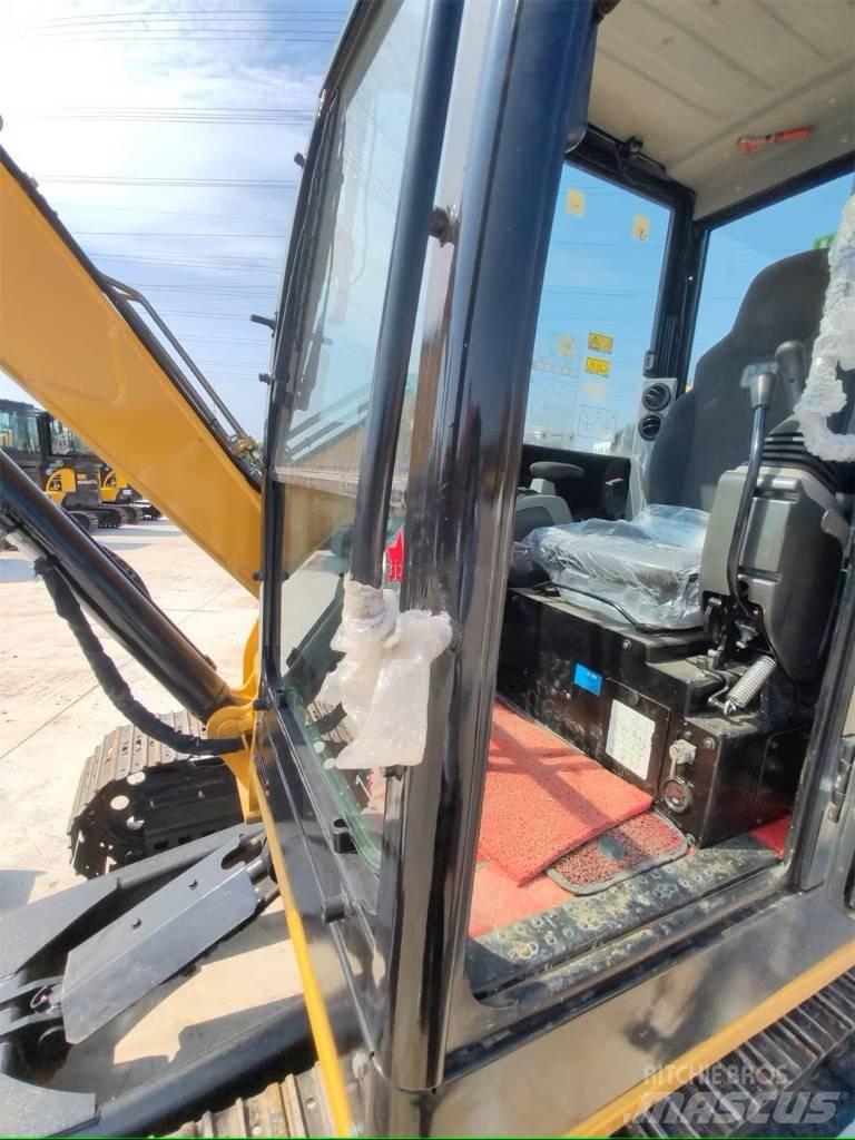 CAT 305.5 Mini rýpadla < 7t