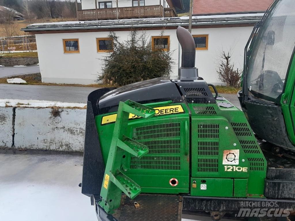 John Deere 1210 E Vyvážecí traktory