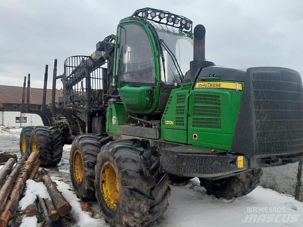 John Deere 1210 E Vyvážecí traktory