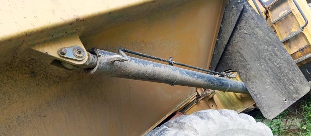 CAT 730 C 2 Kloubové dempry