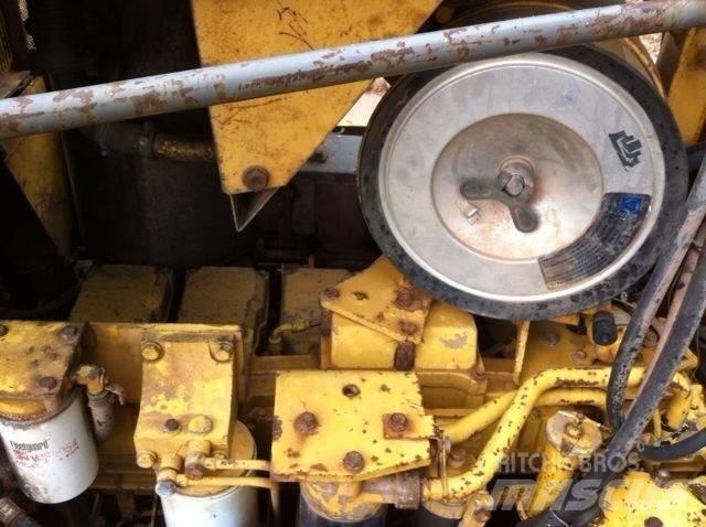 Komatsu d155a-3 Pásové dozery