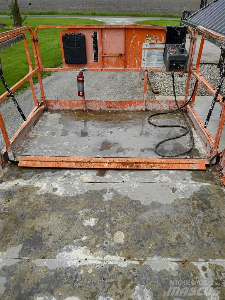 JLG 4394 RT Nůžková zvedací plošina