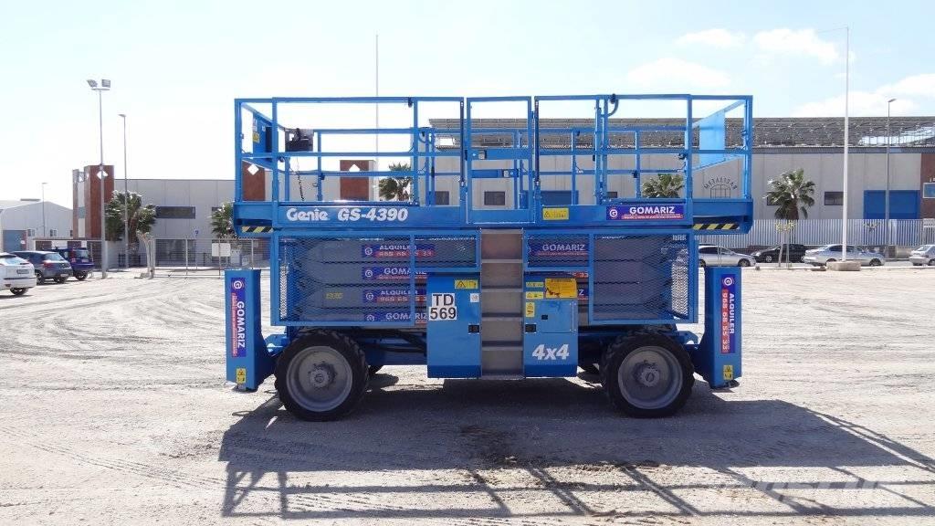 Genie GS 4390 RT Nůžková zvedací plošina