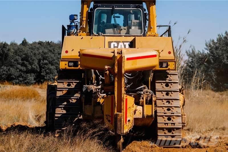 CAT D10T Pásové dozery