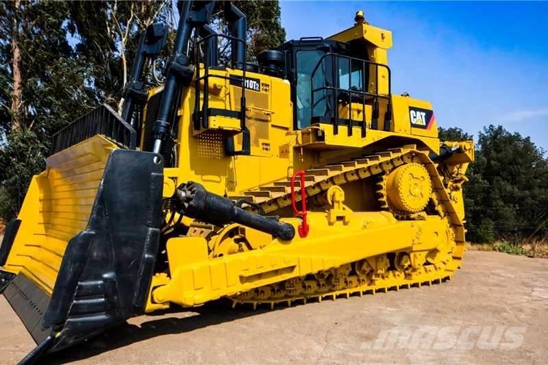 CAT D10T Pásové dozery