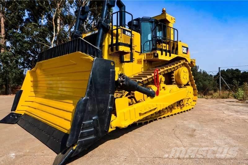 CAT D10T Pásové dozery