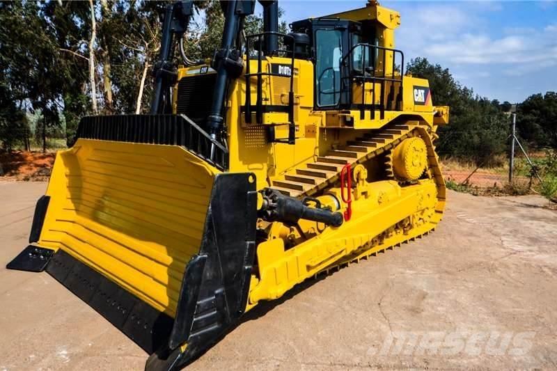 CAT D10T Pásové dozery