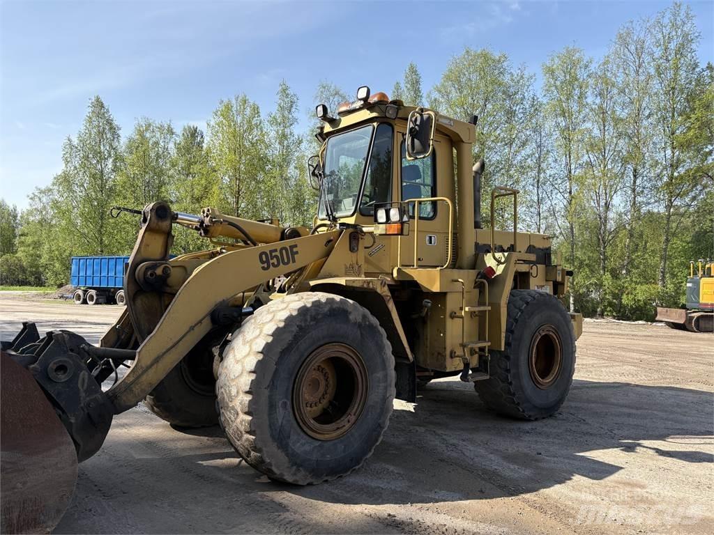 CAT 950F Kolové nakladače