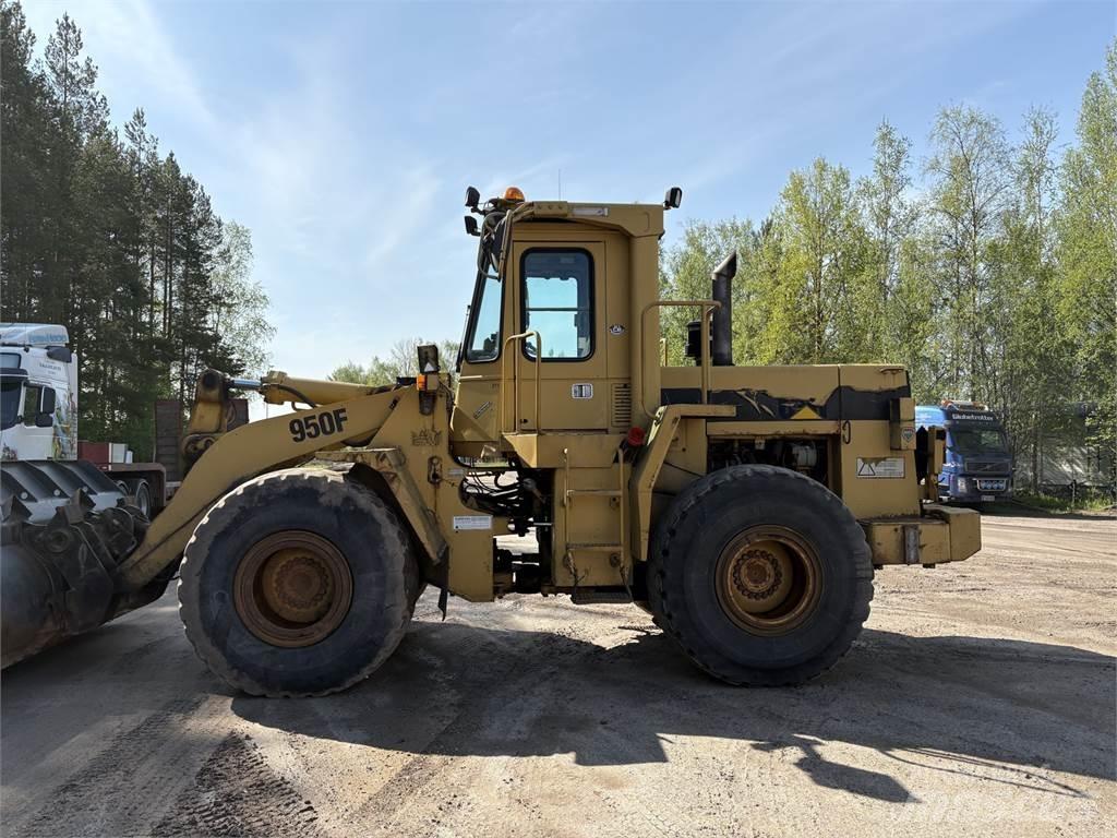 CAT 950F Kolové nakladače
