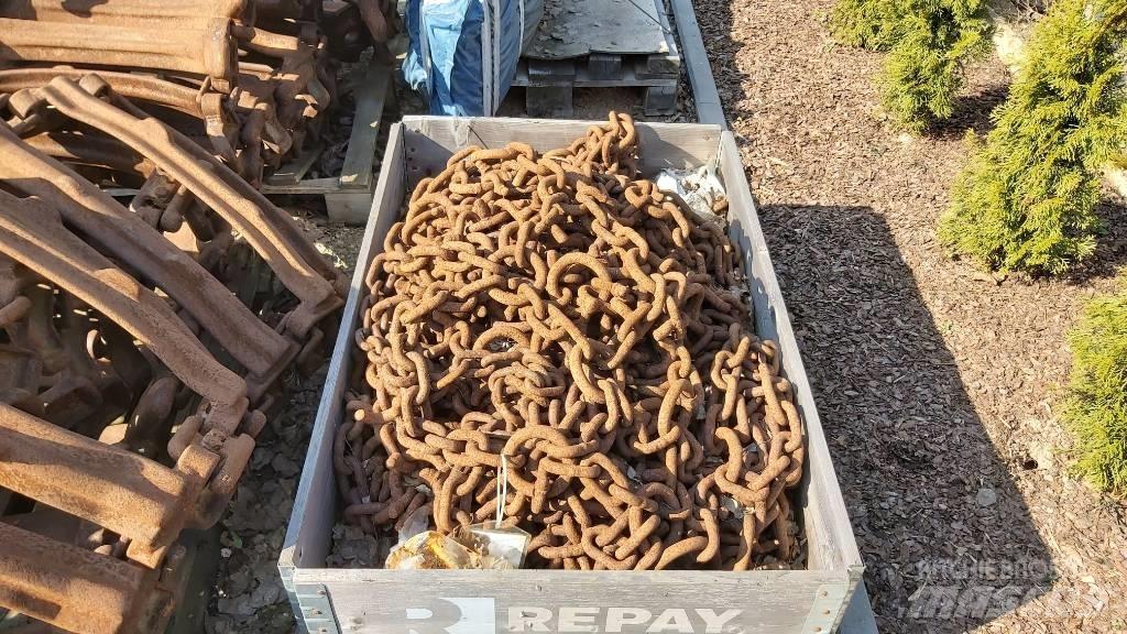  Łańcuchy 710/45-22,5 Pásy, řetězy a podvozek