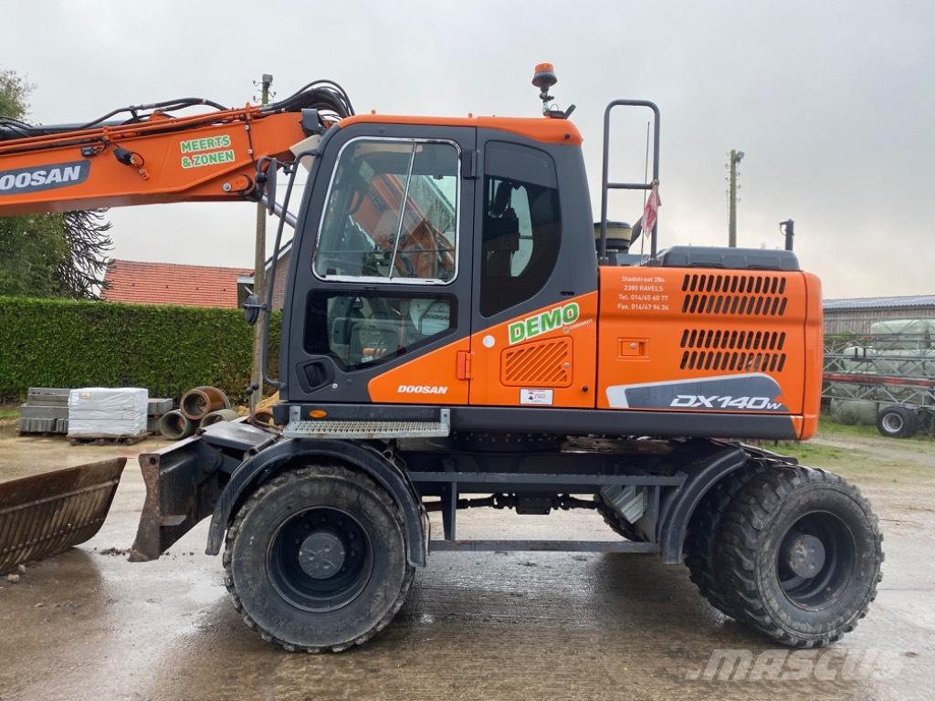 Doosan DX 140 W -5 Univerzální terénní jeřáby