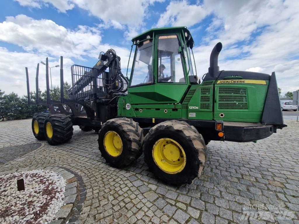 John Deere 1210 E Vyvážecí traktory