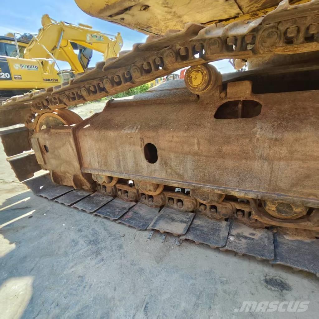 Komatsu PC 240 LC-7 Pásová rýpadla