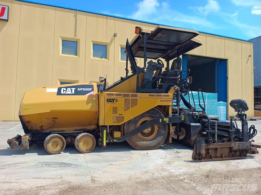 CAT AP 600F Finišery