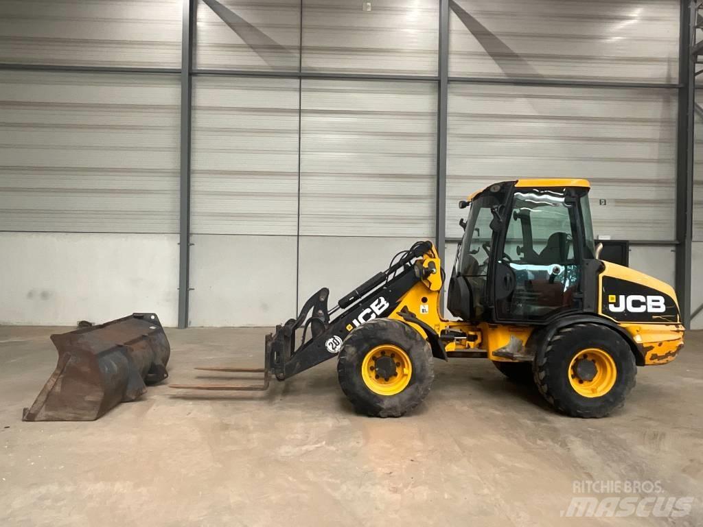 JCB 406 B Kolové nakladače