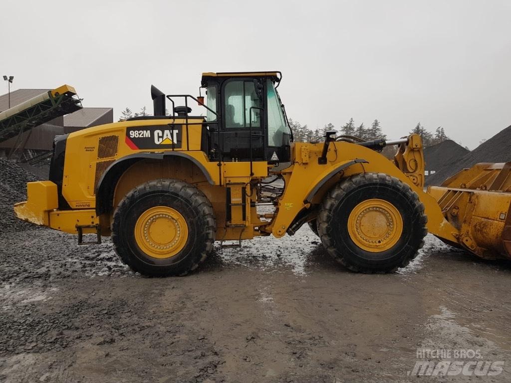 CAT 982m Kolové nakladače