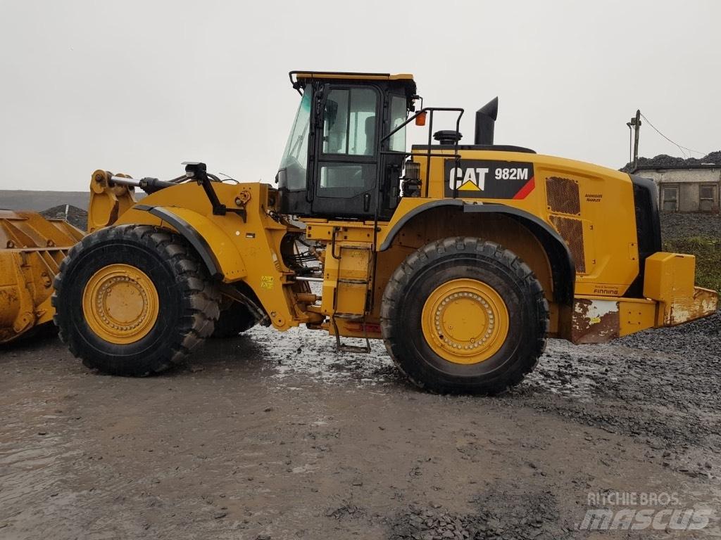 CAT 982m Kolové nakladače
