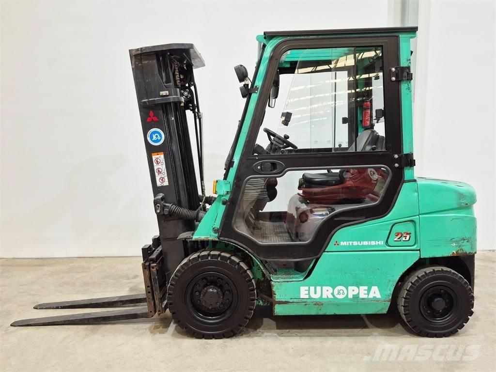 Mitsubishi FD25NT Dieselové vozíky