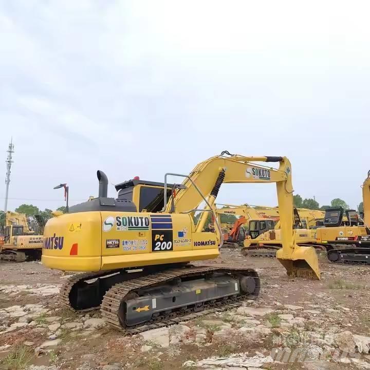 Komatsu PC200 Midi rýpadla 7t - 12t