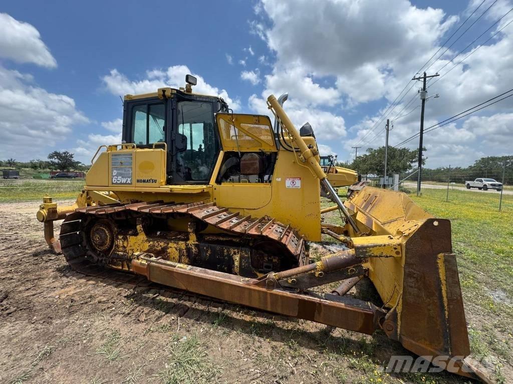 Komatsu D65WX-17 Pásové dozery
