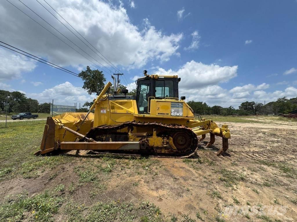 Komatsu D65WX-17 Pásové dozery