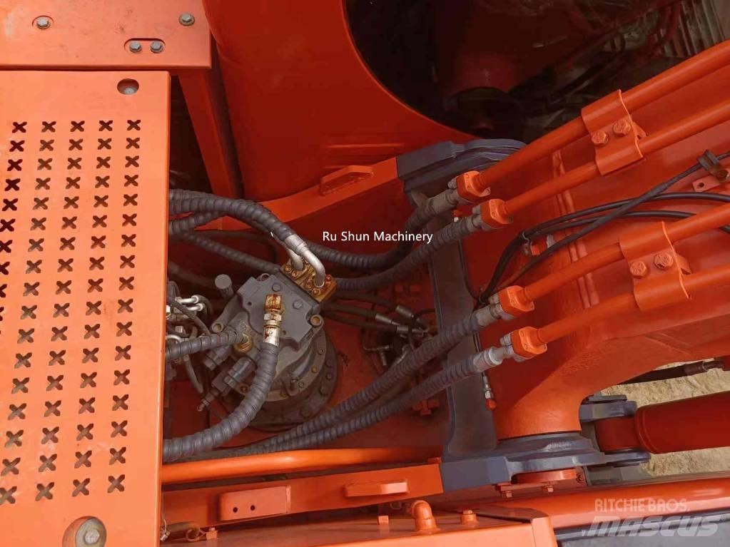 Doosan DX 225 LC Pásová rýpadla