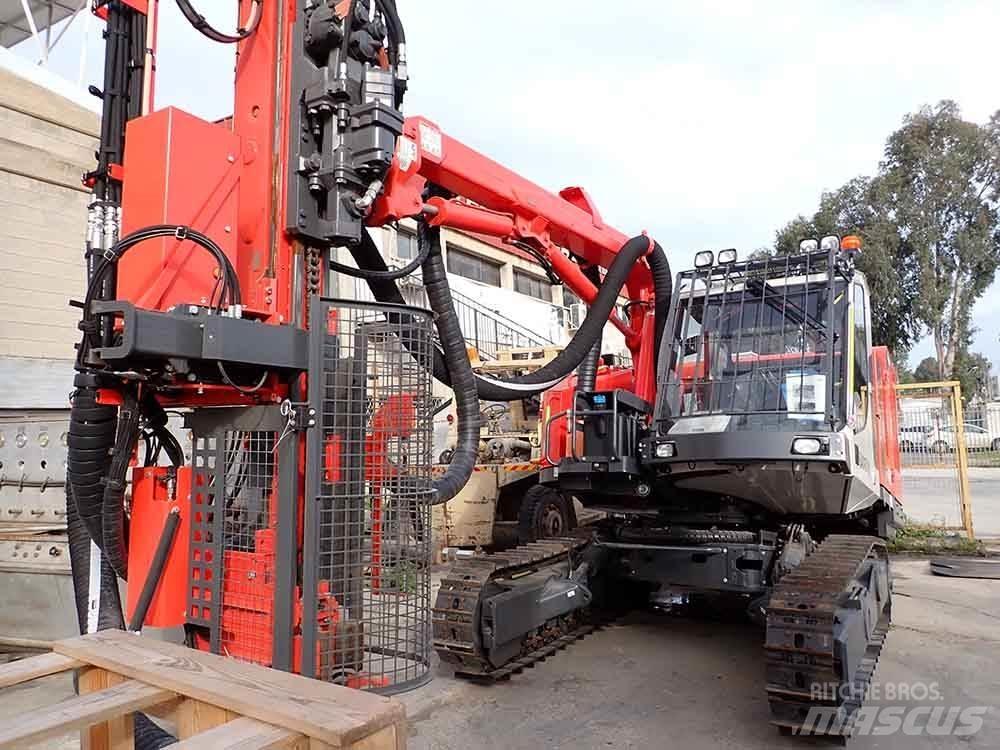 Sandvik DX800 Povrchové vrtací stroje