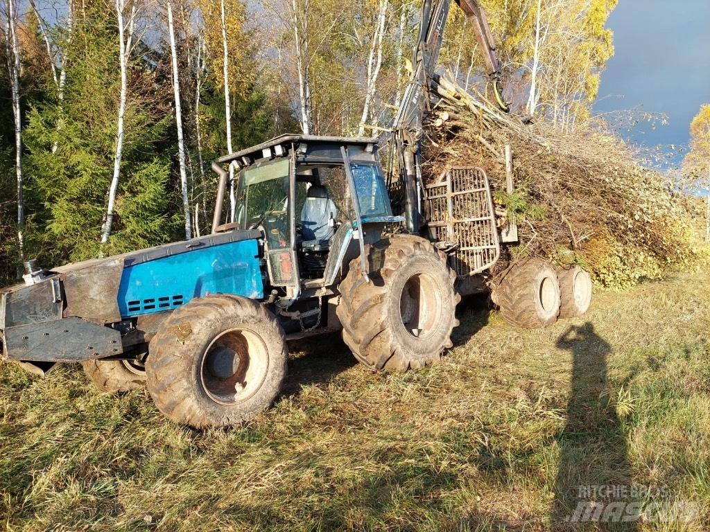 Valtra 8400 Lesní traktory