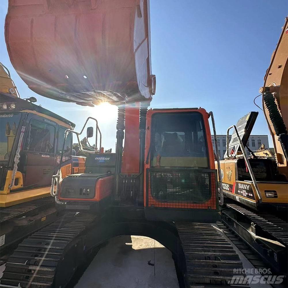 Doosan DX150LC-9C Pásová rýpadla