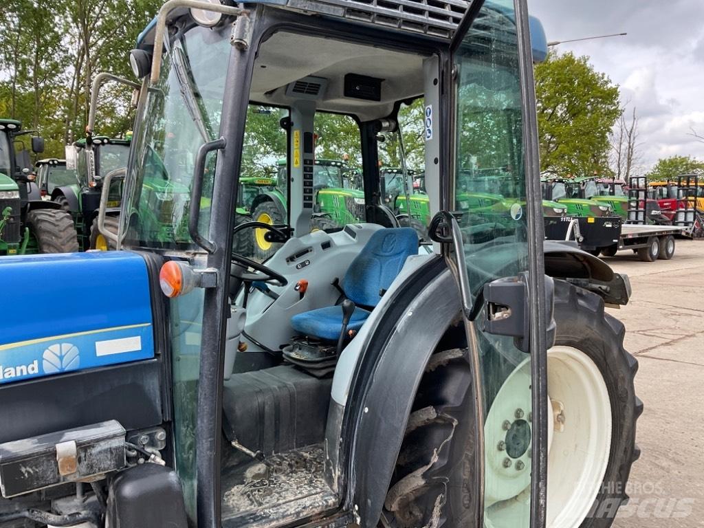 New Holland T 4050 F Traktory