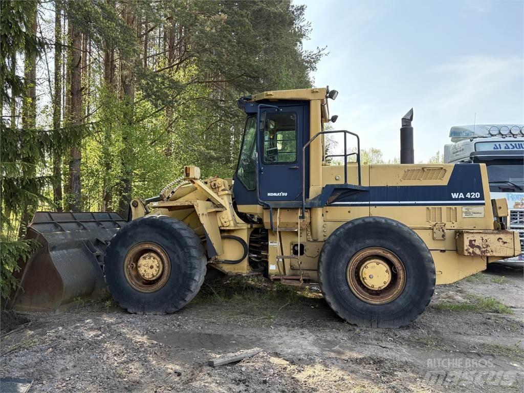 Komatsu WA420-1 Kolové nakladače