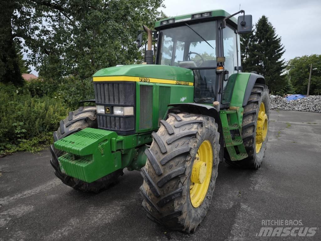 John Deere 7810 Traktory