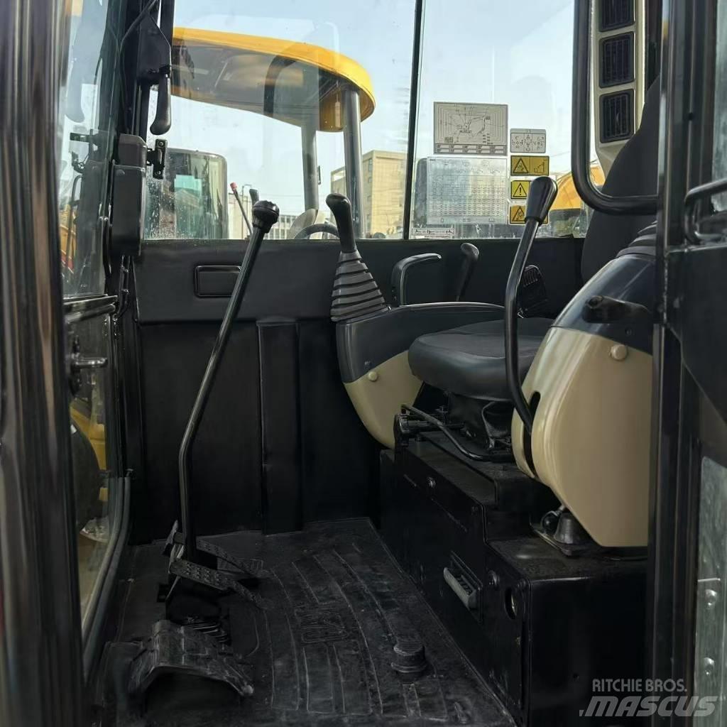 CAT 306E Pásová rýpadla