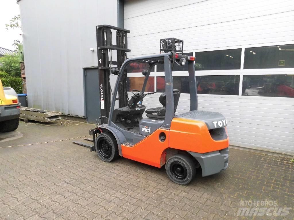 Toyota 02-8 FD 30 Dieselové vozíky